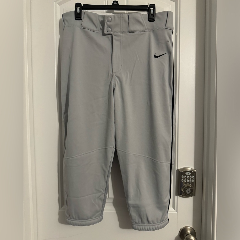 Great Nike men's size L gray black baseball pants NWT